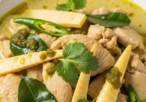 Curry Vert de Poulet au Lait de Coco et Bambou