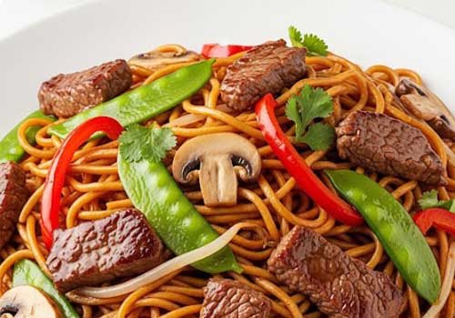 Nouilles Sauté au Bœuf et Légumes Croquants