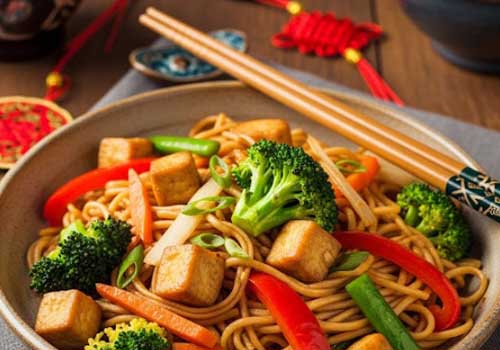 Nouilles Sautées au Tofu et Légumes