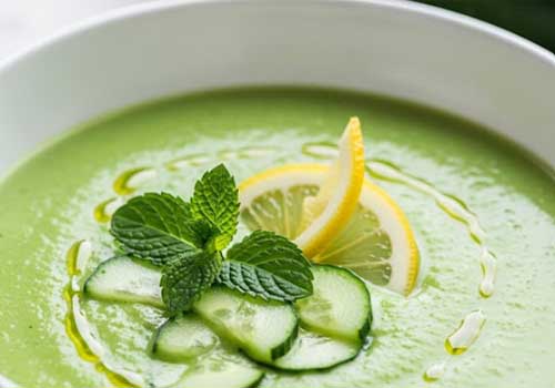 Soupe Froide de Concombre à la Menthe et au Citron